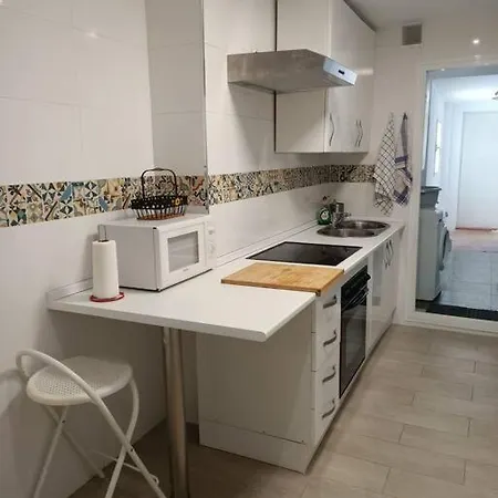 Excellent Choice For Up To 8, 150 Sqm Of Comfort, 700 To Beach, With Pool, Air-conditioning Apartment Fuengirola