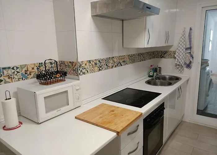 Excellent Choice For Up To 8, 150 Sqm Of Comfort, 700 To Beach, With Pool, Air-conditioning Apartment