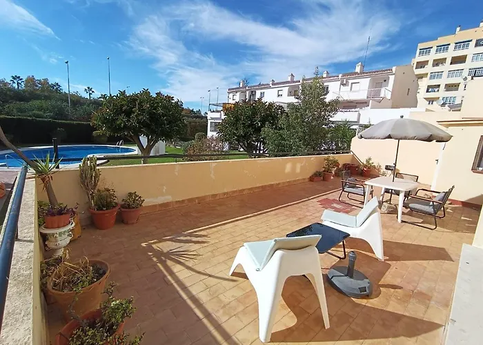 Apartment Excellent Choice For Up To 8, 150 Sqm Of Comfort, 700 To Beach, With Pool, Air-conditioning Fuengirola