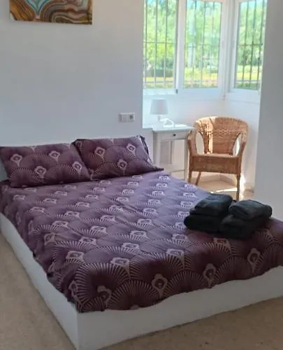 Excellent Choice For Up To 8, 150 Sqm Of Comfort, 700 To Beach, With Pool, Air-conditioning Apartment *