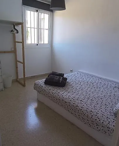 Apartment Excellent Choice For Up To 8, 150 Sqm Of Comfort, 700 To Beach, With Pool, Air-conditioning *