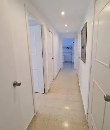 Апартаменты Excellent Choice For Up To 8, 150 Sqm Of Comfort, 700 To Beach, With Pool, Air-conditioning