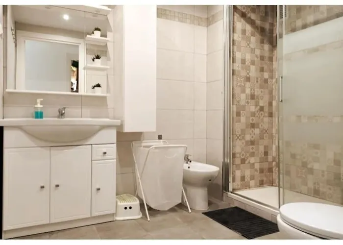 Excellent Choice For Up To 8, 150 Sqm Of Comfort, 700 To Beach, With Pool, Air-conditioning