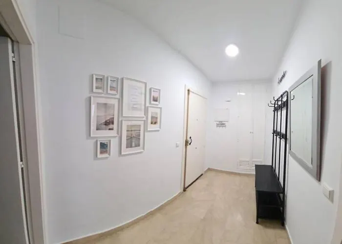 Excellent Choice For Up To 8, 150 Sqm Of Comfort, 700 To Beach, With Pool, Air-conditioning